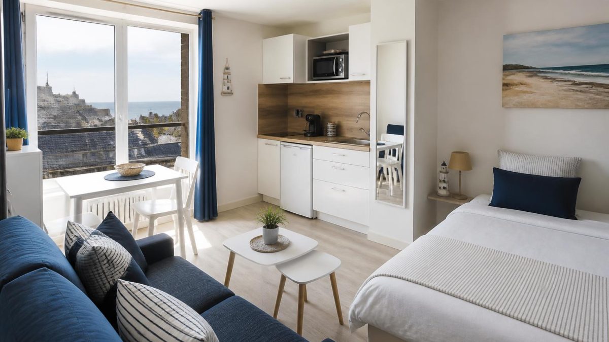 découvrez mon studio à saint-malo en location saisonnière : un revenu net de 14 200 € en 2024, contre 19 000 € promis par l'agence. analyse et réalité du marché locatif.