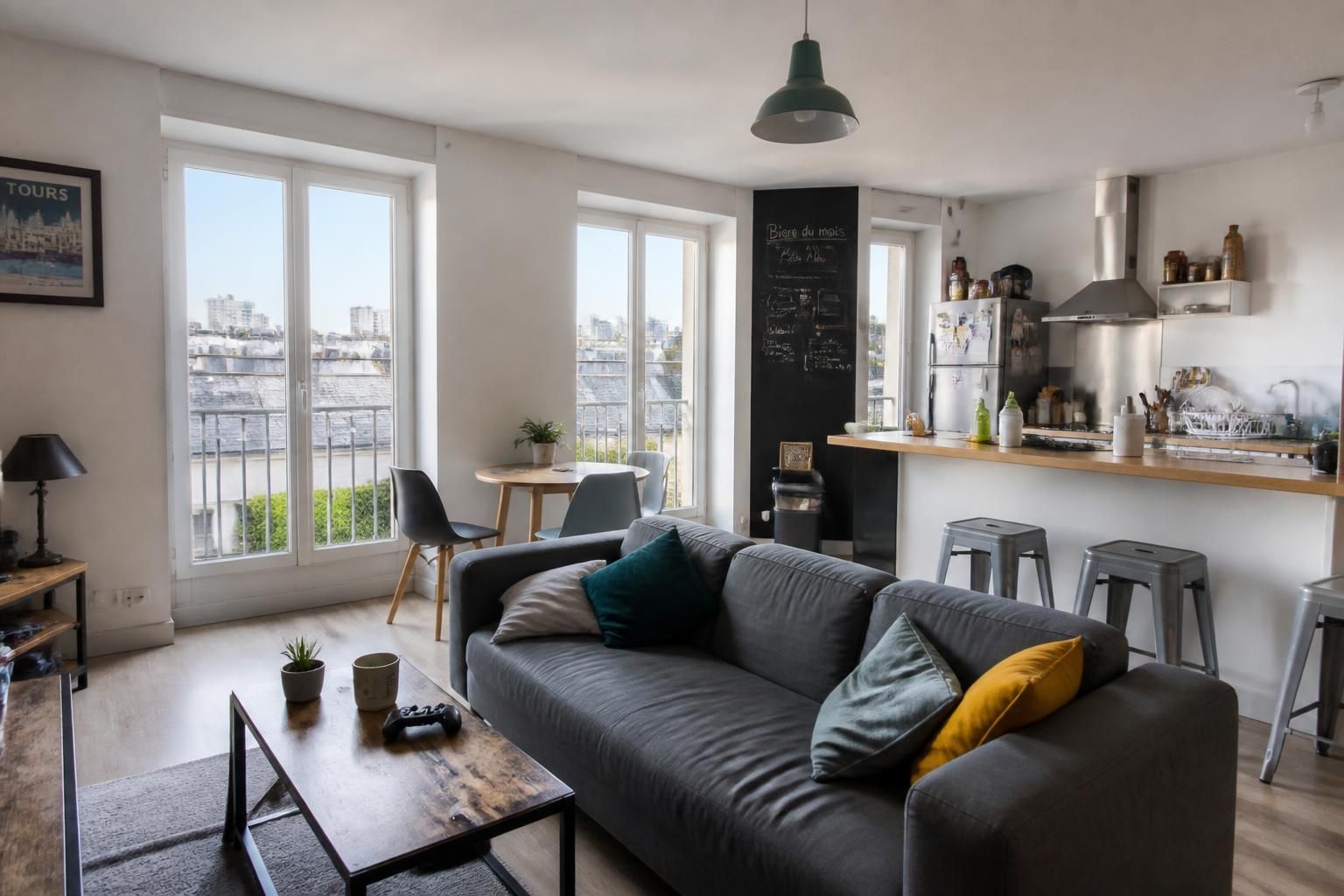 découvrez le bilan détaillé 18 mois après avoir vécu en colocation 4 chambres à tours, avec une analyse ligne par ligne et les raisons pour lesquelles je ne referai pas cette expérience.