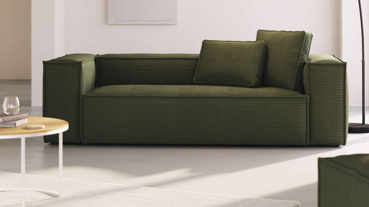 Salon contemporain avec canapé en velours vert — guide pour choisir son canapé
