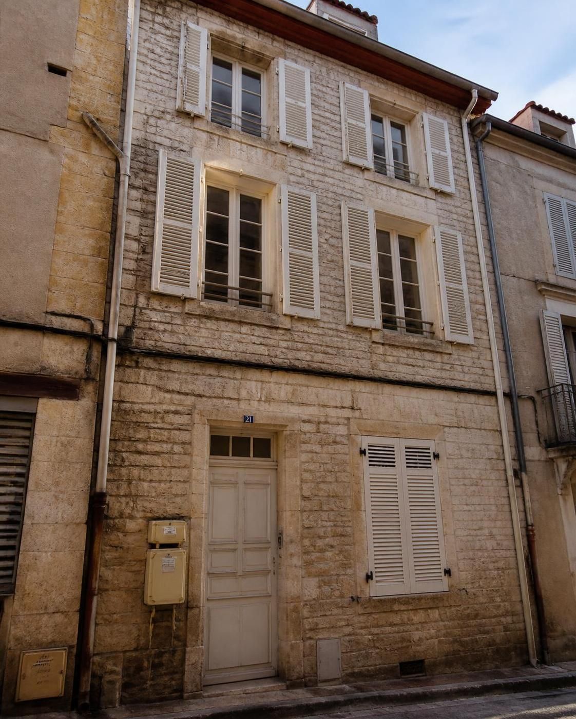 découvrez le coût caché des 3 chaudières individuelles au sein d'un immeuble de rapport de 6 lots en bourgogne, à partir de la deuxième année d'exploitation.