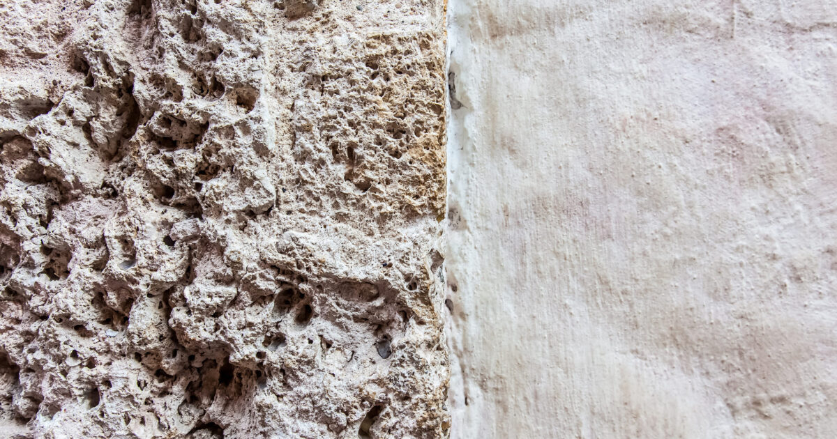 Quel enduit décoratif choisir pour rénover les murs de son salon ?