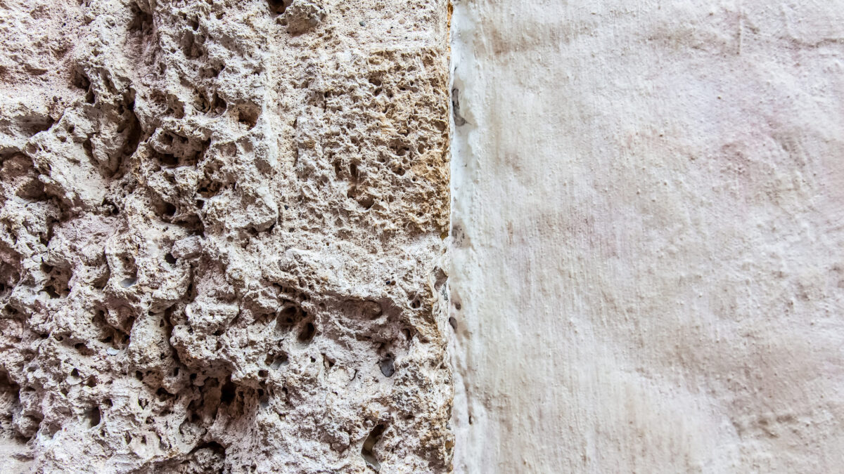 Quel enduit décoratif choisir pour rénover les murs de son salon ?